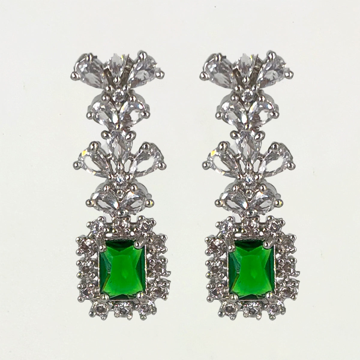 Exquisite Silver-Tone Zircon Necklace with Square-Cut Emerald Green Drop Pendant and Earrings