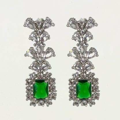 Exquisite Silver-Tone Zircon Necklace with Square-Cut Emerald Green Drop Pendant and Earrings
