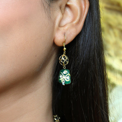 Green Kundan Necklace and Earring Set with Floral Detailing