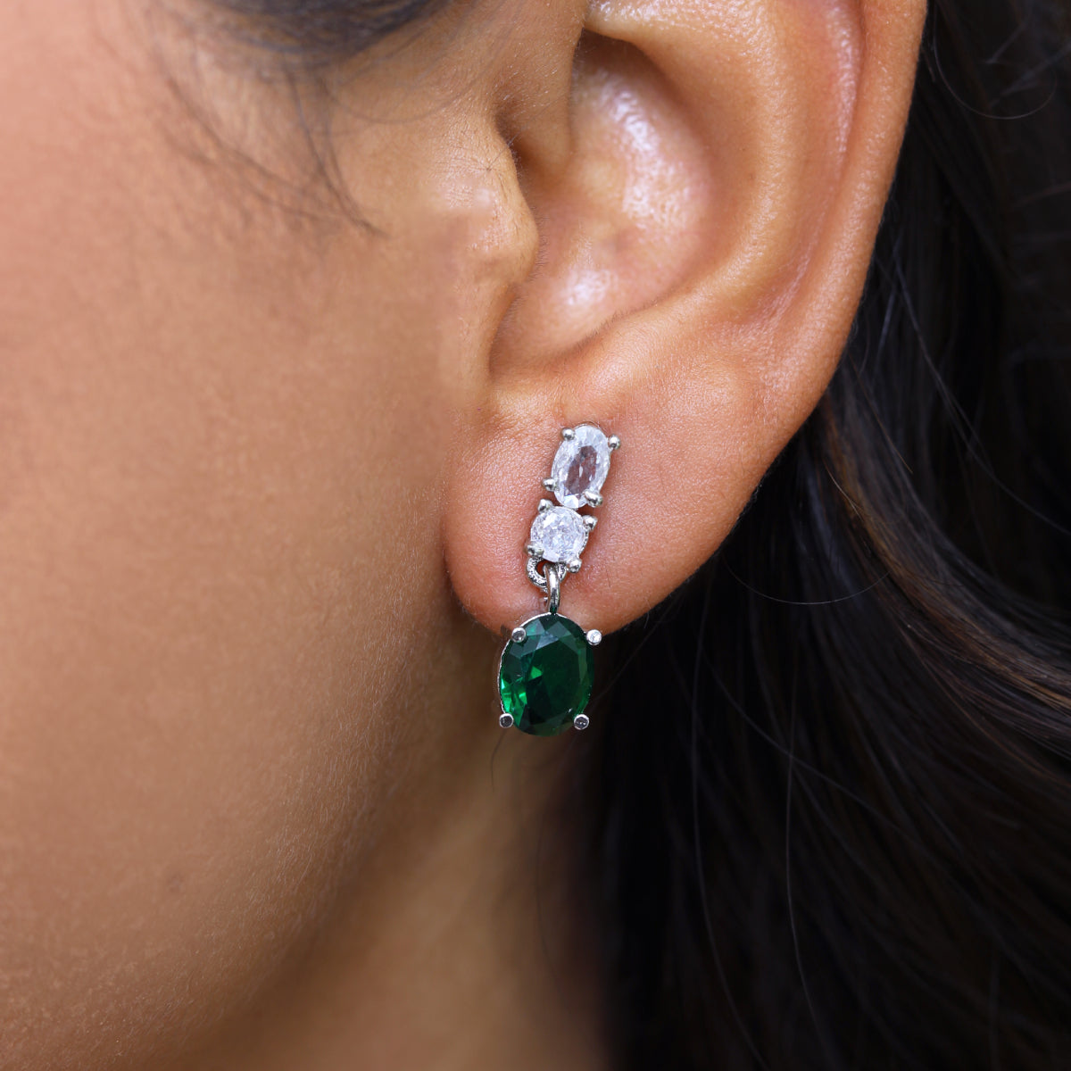 Sparkling Zircon V-Neckline Necklace Set with Oval Green Emerald Drop Earrings