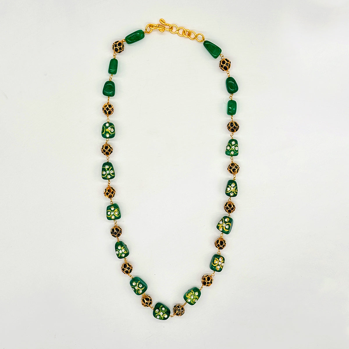 Green Kundan Necklace and Earring Set with Floral Detailing