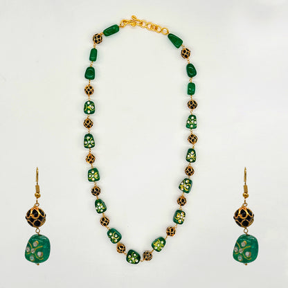 Green Kundan Necklace and Earring Set with Floral Detailing