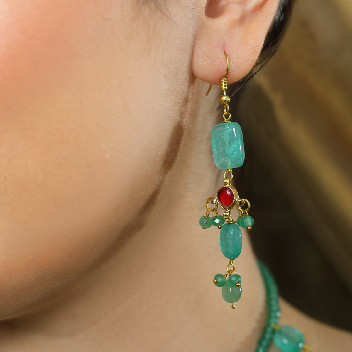 Elegant Green Beaded Necklace Set with Earrings