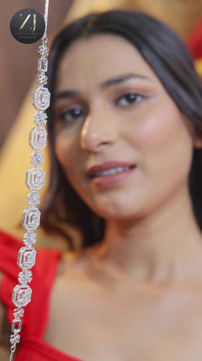 Silver-Plated Diamond-Cut Necklace Set with Earrings