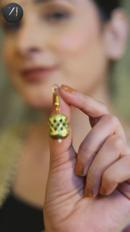 Traditional Gold-Plated Necklace and Earring Set with Pearl Detailing